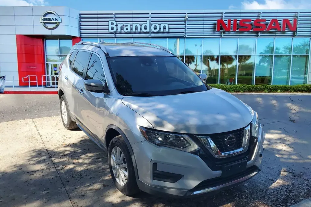 2020 Nissan Rogue SV photo 1