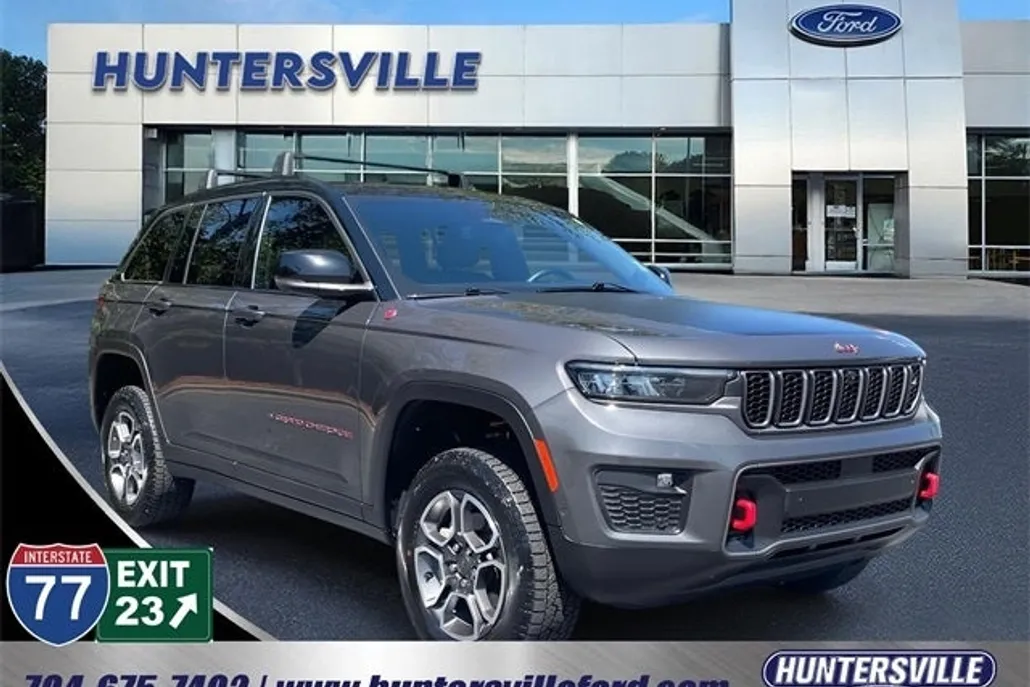 2022 Jeep Grand Cherokee Trailhawk photo 1