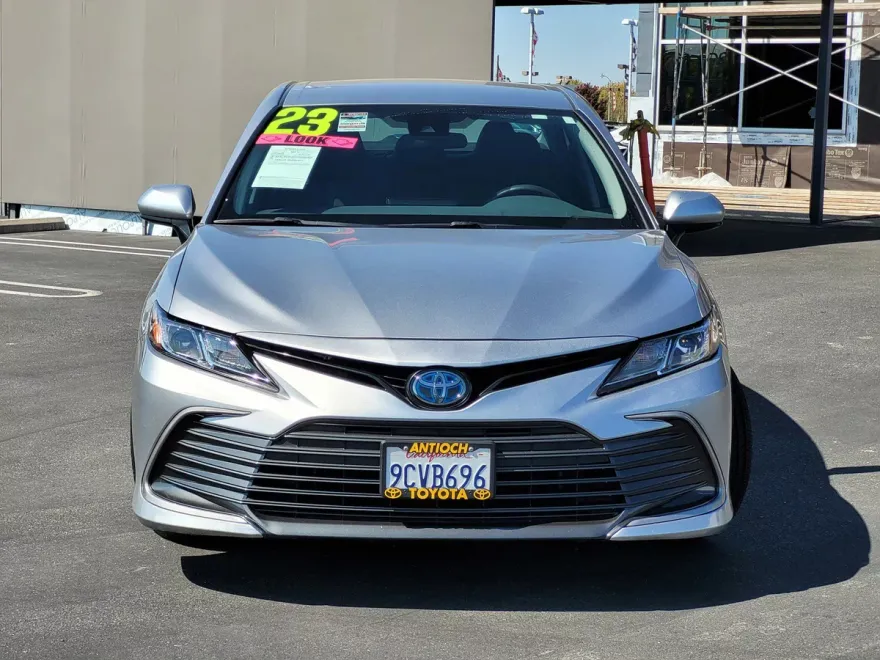 2023 Toyota Camry Hybrid LE photo 1
