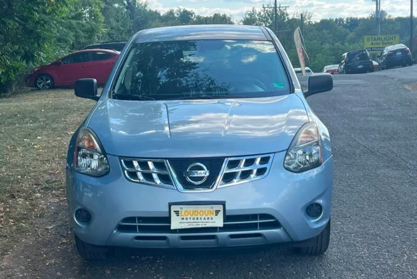 2014 Nissan Rogue Select S photo 1