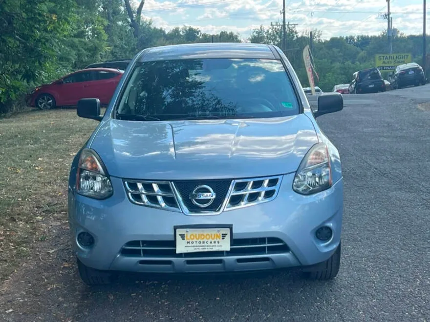 2014 Nissan Rogue Select S photo 1