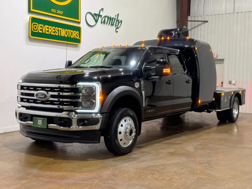 2024 Ford F-550 Lariat photo 1