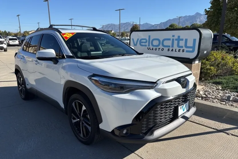 2023 Toyota Corolla Hybrid XSE photo 1