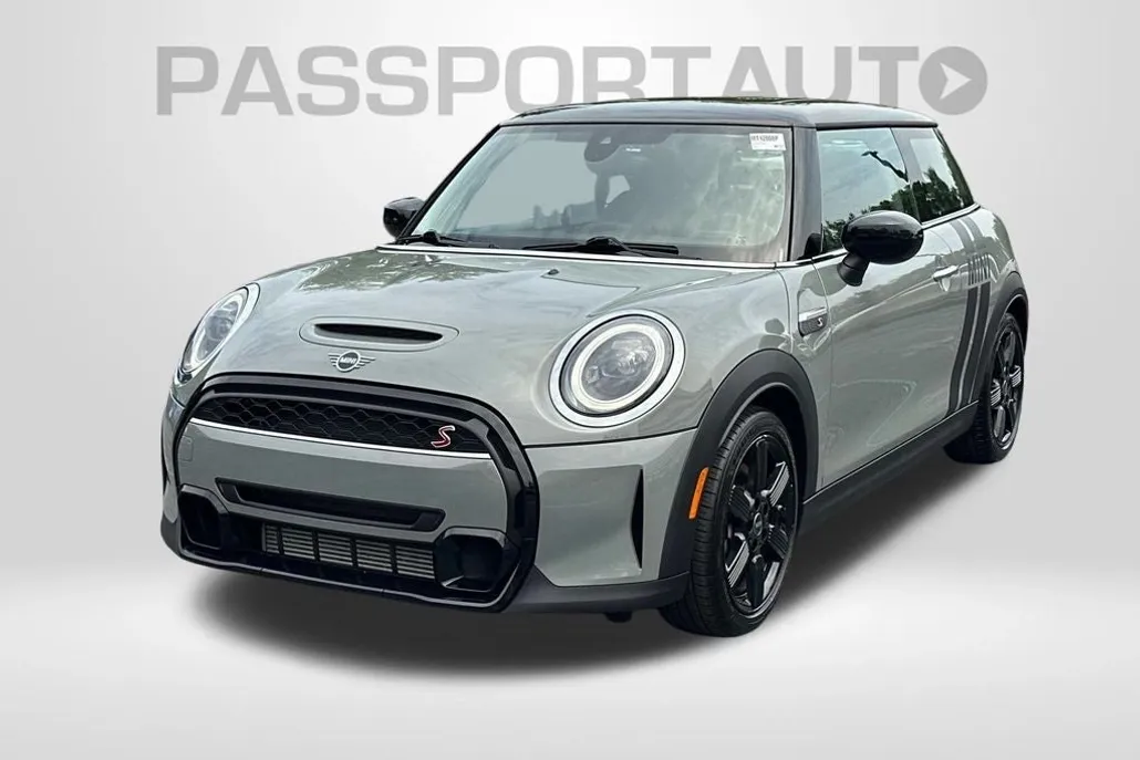 2023 Mini Cooper 2 Door Hardtop Signature photo 1