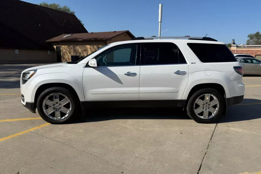 2017 Gmc Acadia Limited photo 1