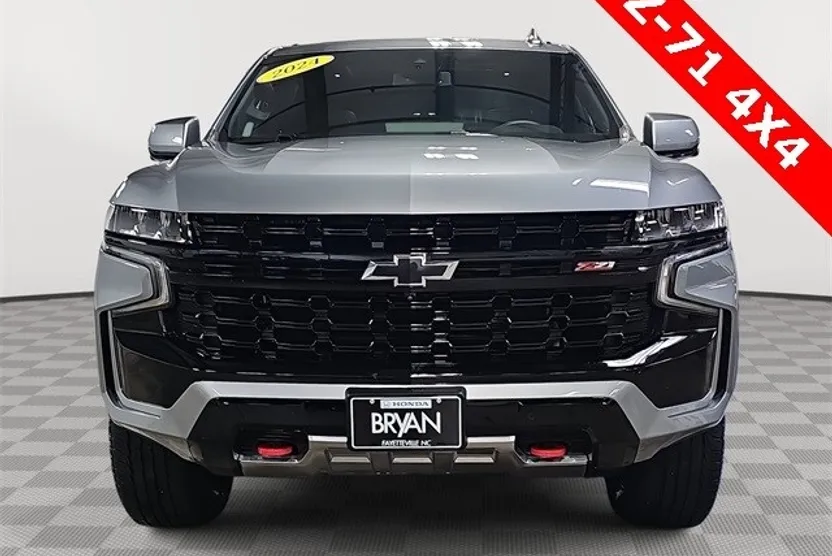 2024 Chevrolet Suburban Z71 photo 1