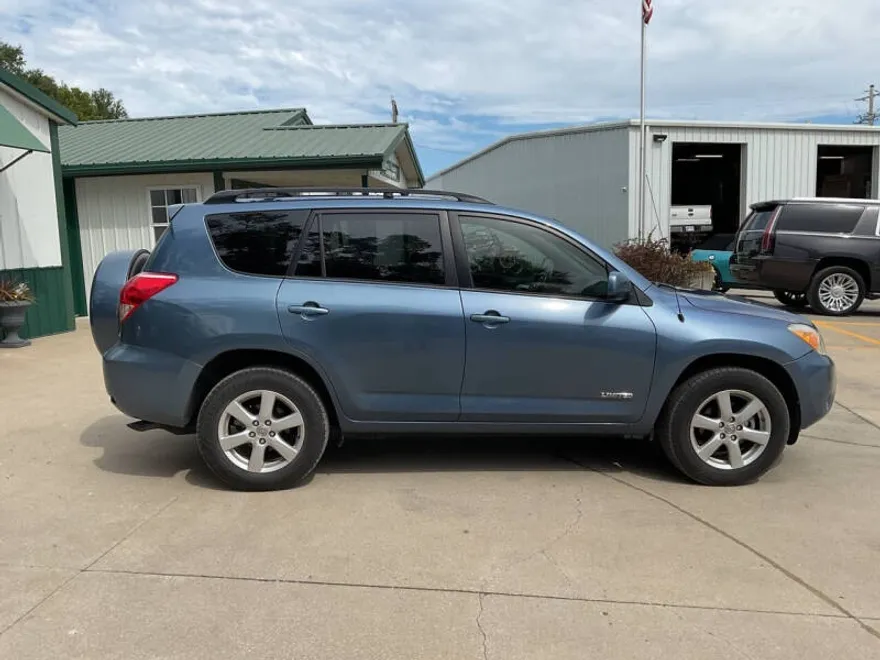 2008 Toyota RAV4 Limited photo 1