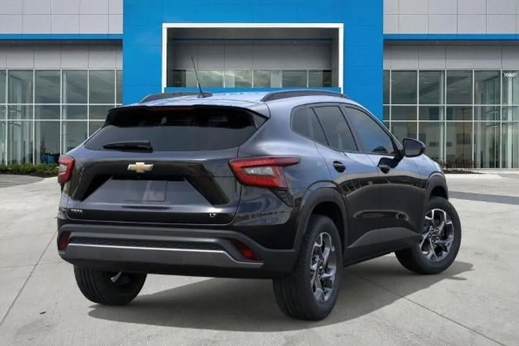 2026 Chevrolet Trax LT photo 1