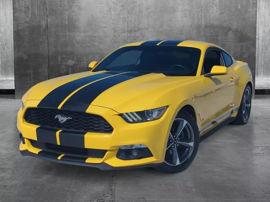 2015 Ford Mustang V6 photo 1