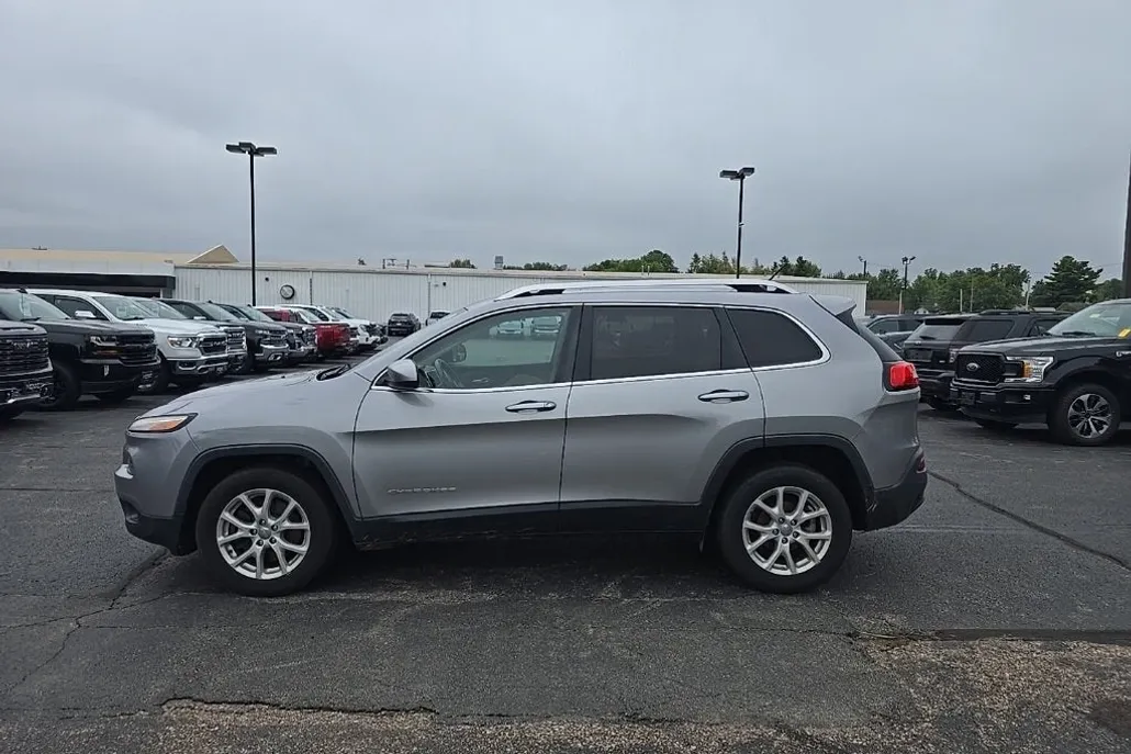 2015 Jeep Cherokee Latitude photo 1