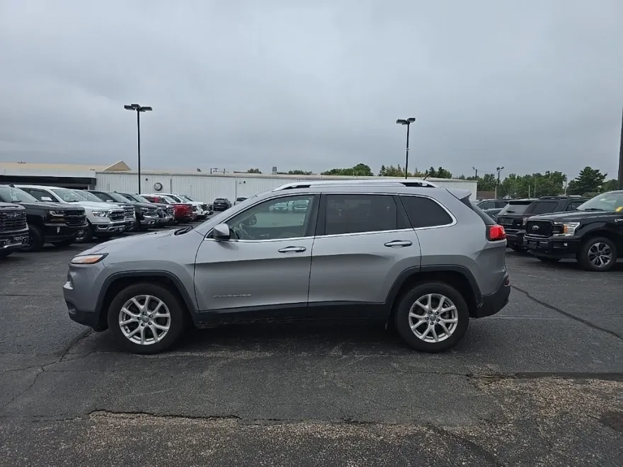 2015 Jeep Cherokee Latitude photo 1