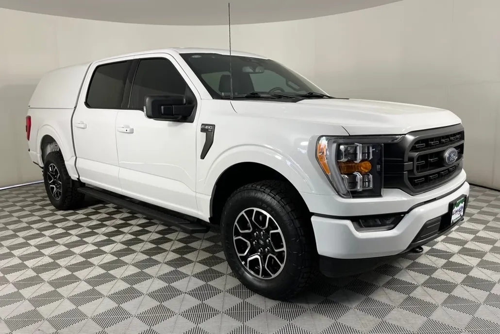 2023 Ford F-150 XLT photo 1