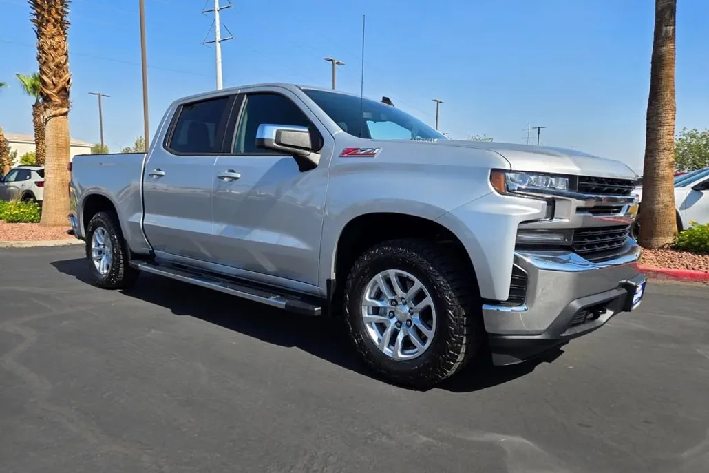 2020 Chevrolet Silverado 1500 LT photo 1