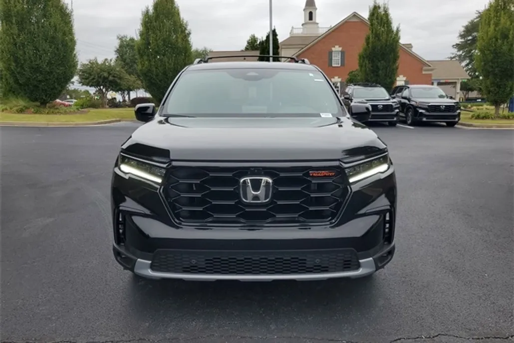 2025 Honda Pilot TrailSport photo 1