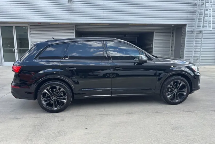 2025 Audi Q7 55 Premium Plus photo 1