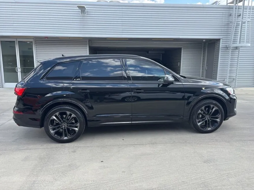 2025 Audi Q7 55 Premium Plus photo 1