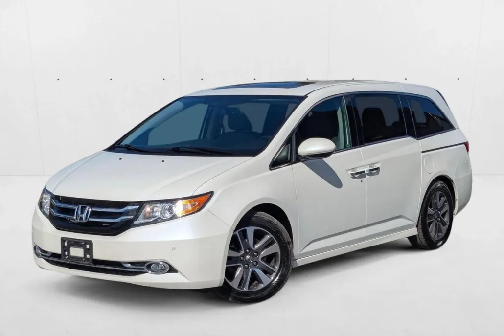 2015 Honda Odyssey Touring Elite photo 1