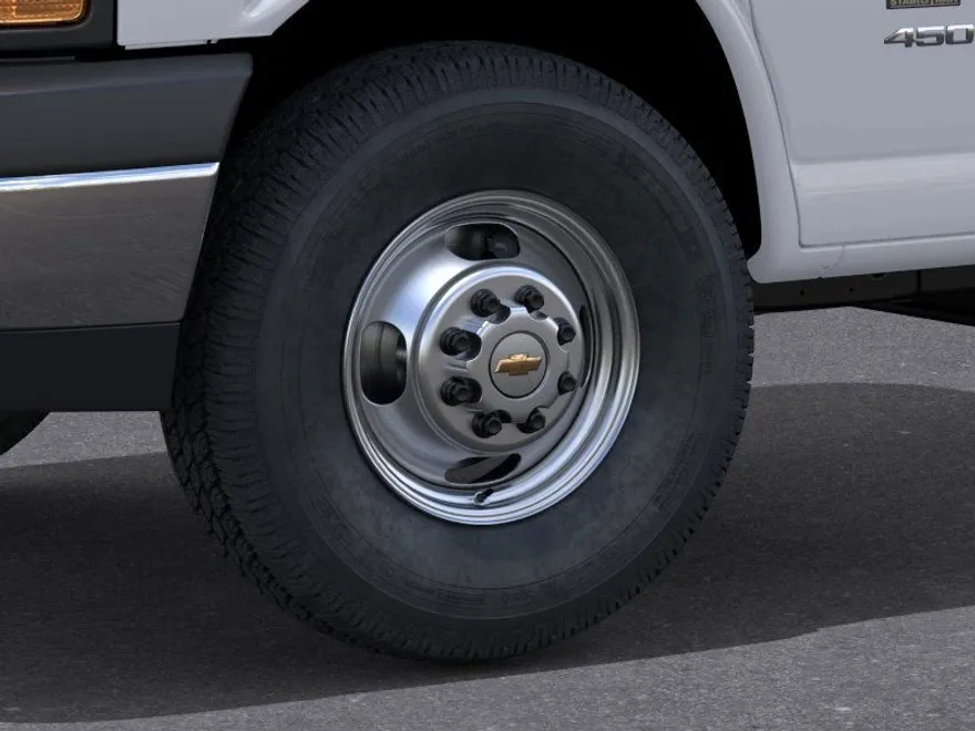 2025 Chevrolet Express Cutaway 3500 photo 1