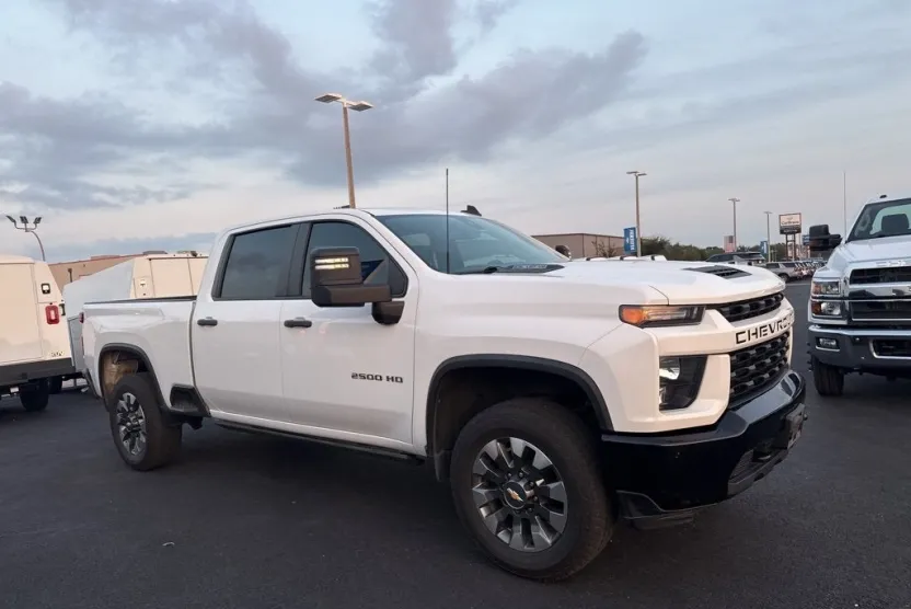 2021 Chevrolet Silverado 2500HD Custom photo 1