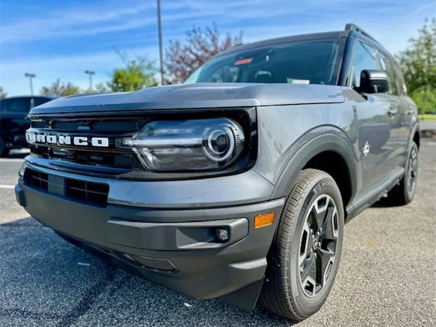 2024 Ford Bronco Sport Outer Banks photo 1