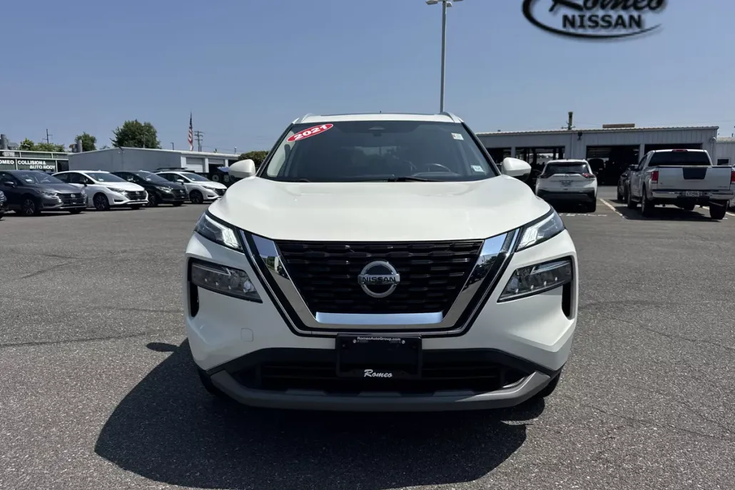 2021 Nissan Rogue SV photo 1