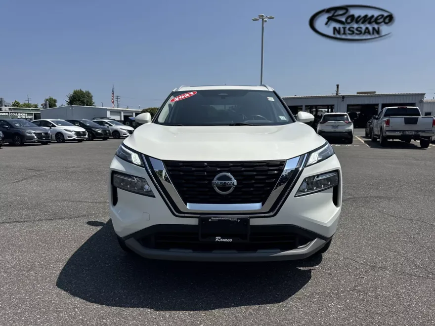 2021 Nissan Rogue SV photo 1