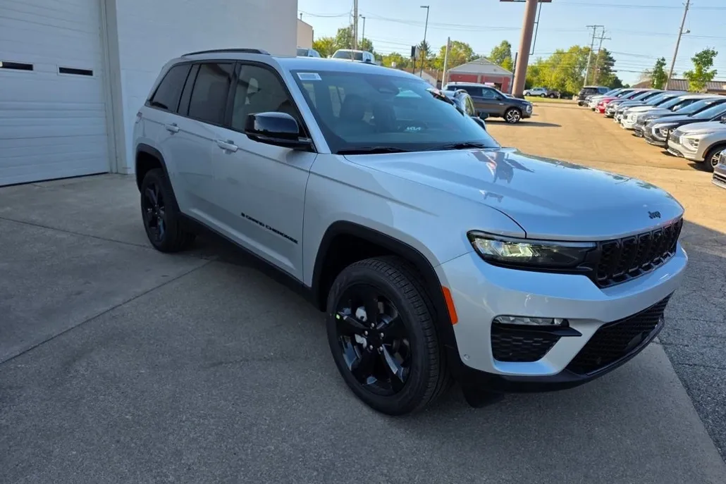 2025 Jeep Grand Cherokee Limited photo 1