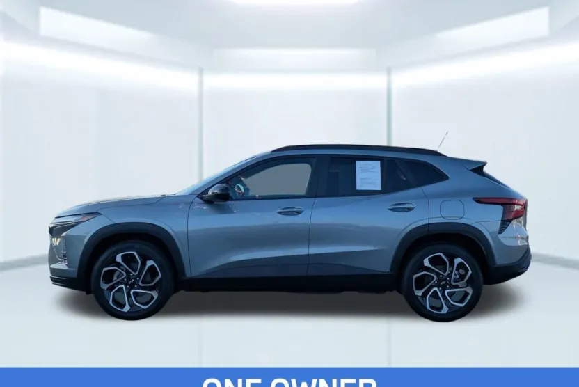 2025 Chevrolet Trax photo 1