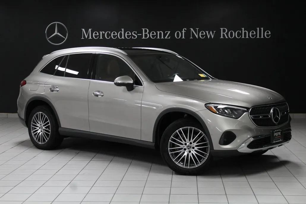2024 Mercedes Benz GLC 4MATIC 300 photo 1