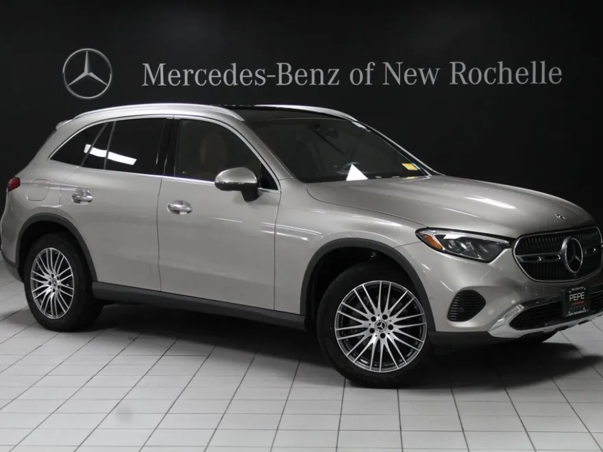 2024 Mercedes Benz GLC 4MATIC 300 photo 1