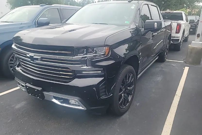 2022 Chevrolet Silverado 1500 High Country photo 1