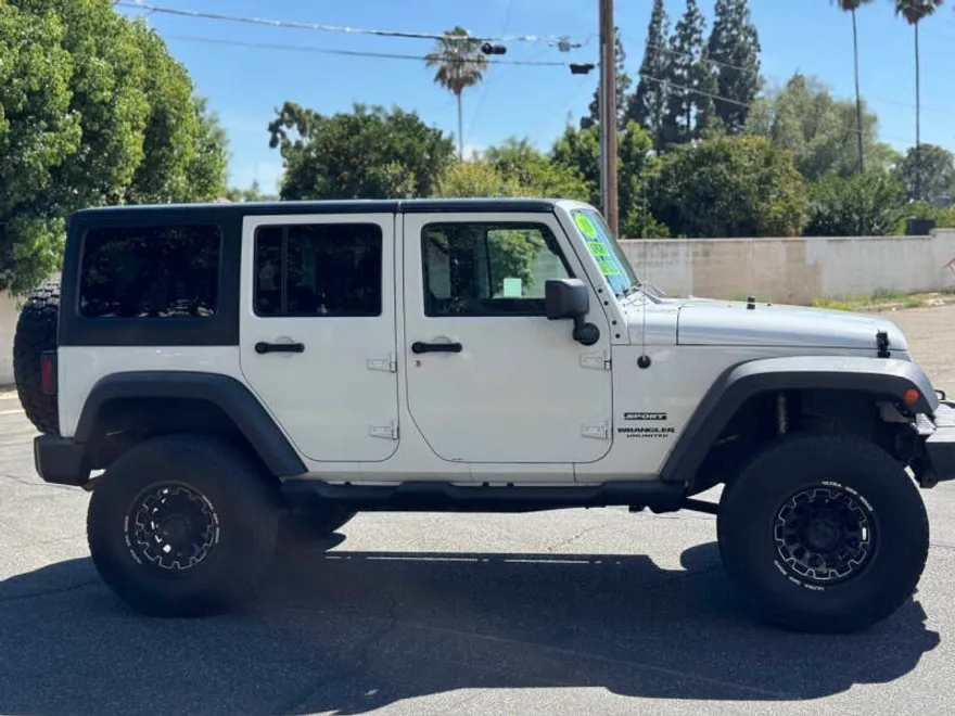 2016 Jeep Wrangler Unlimited Sport photo 1