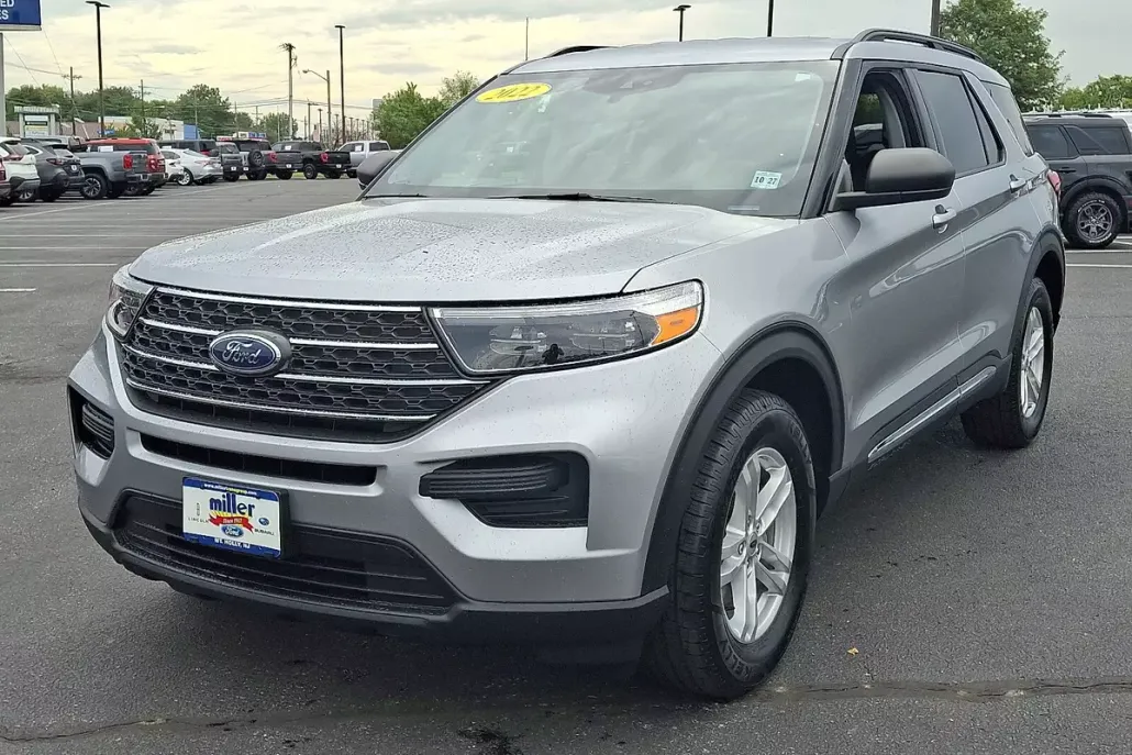 2022 Ford Explorer XLT photo 1