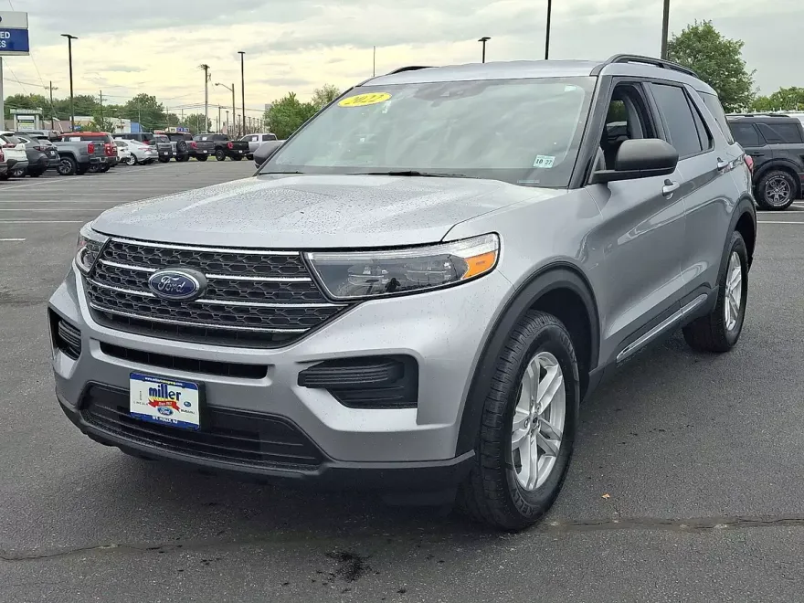 2022 Ford Explorer XLT photo 1