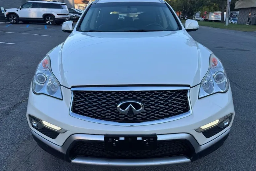 2017 Infiniti QX50 SPORT photo 1
