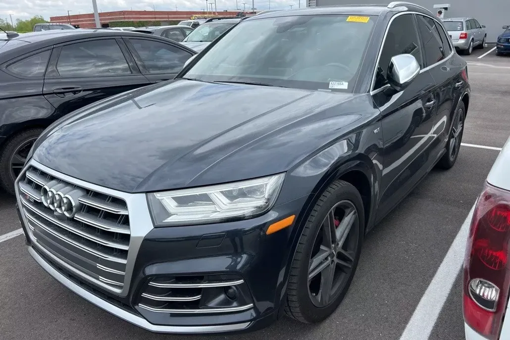 2018 Audi SQ5 Prestige photo 1
