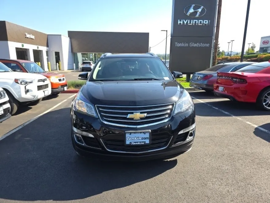 2017 Chevrolet Traverse 2LT photo 1