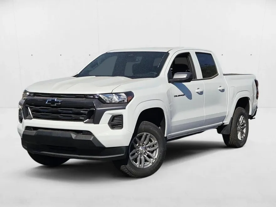 2025 Chevrolet Colorado Work Truck LT photo 1