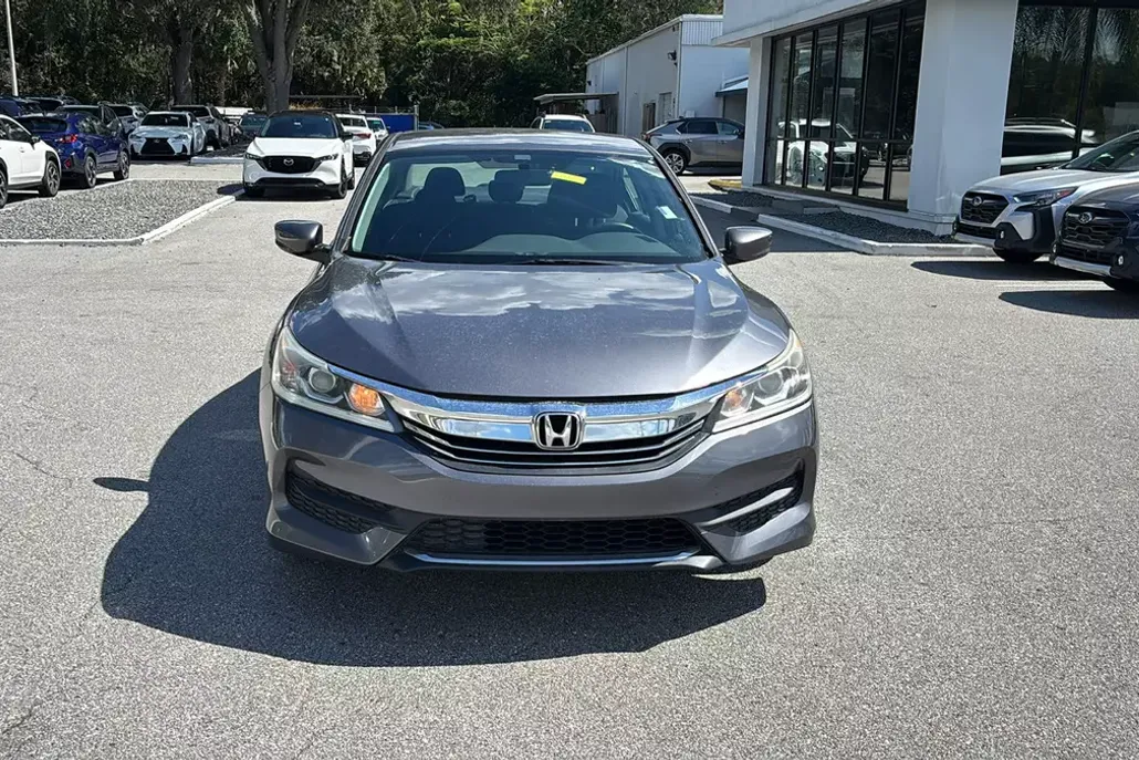 2016 Honda Accord LX photo 1