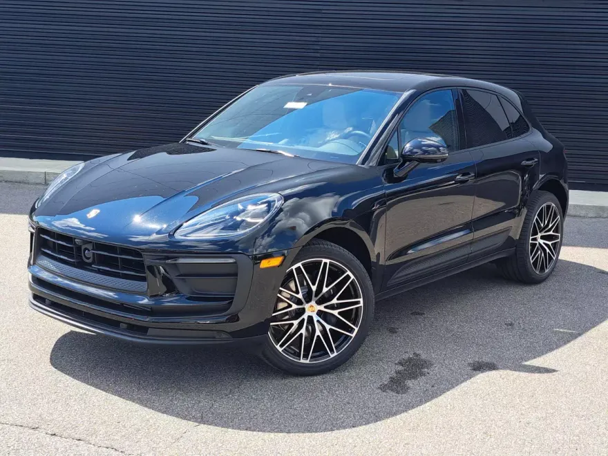 2026 Porsche Macan T photo 1