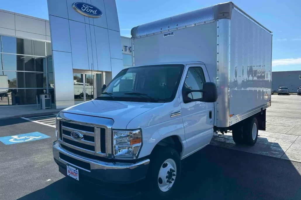 2025 Ford E-350 photo 1