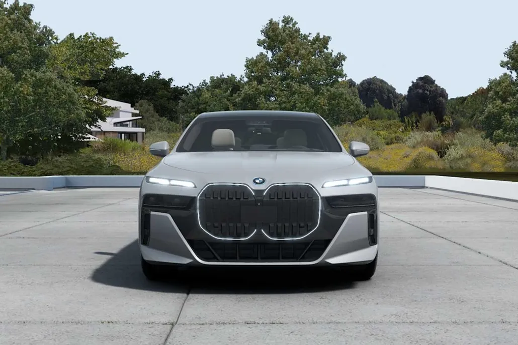 2026 Bmw 750e photo 1