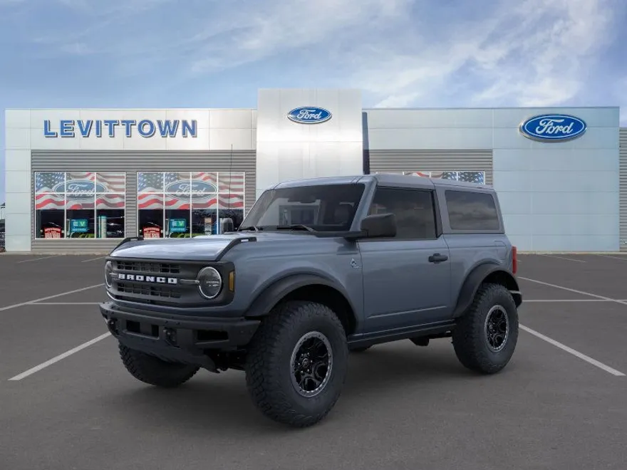 2024 Ford Bronco Black Diamond photo 1