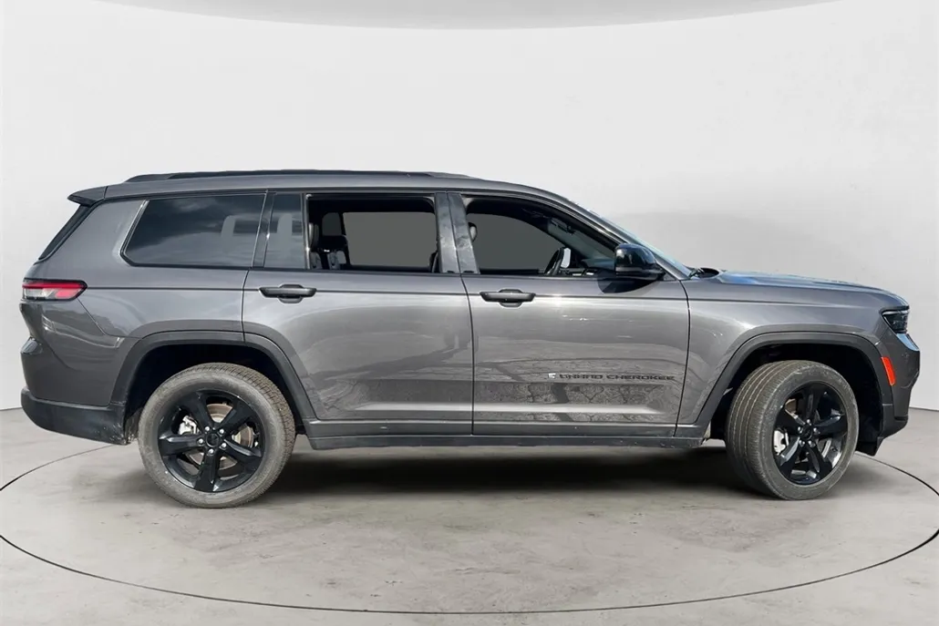 2023 Jeep Grand Cherokee Altitude photo 1