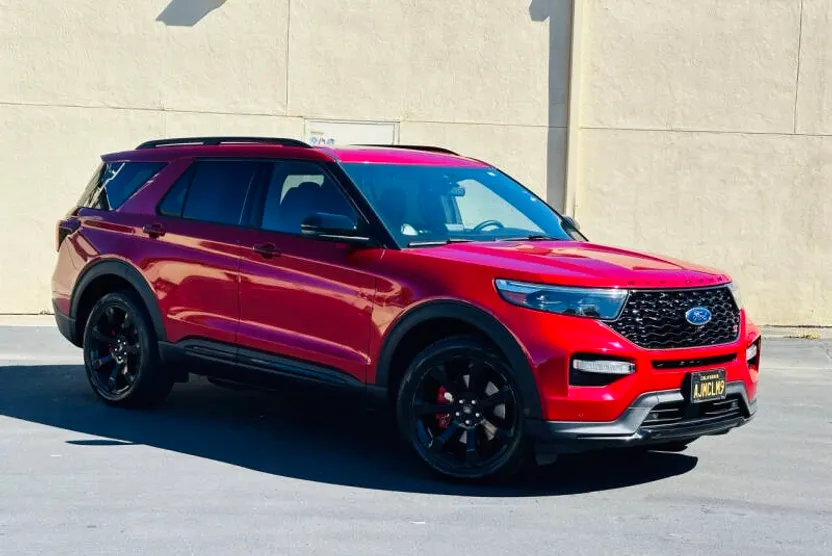 2020 Ford Explorer ST photo 1