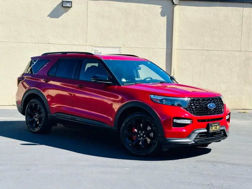2020 Ford Explorer ST photo 1