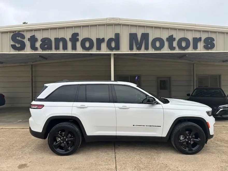 2023 Jeep Grand Cherokee Limited photo 1