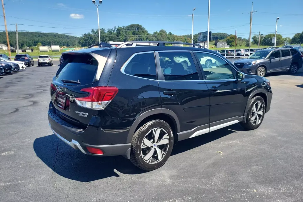 2020 Subaru Forester Touring photo 1