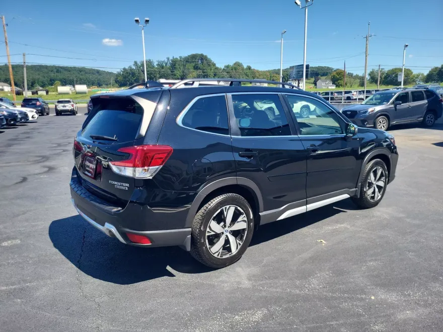 2020 Subaru Forester Touring photo 1