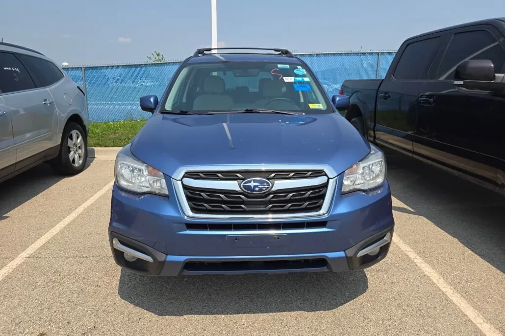 2017 Subaru Forester 2.5i Premium photo 1